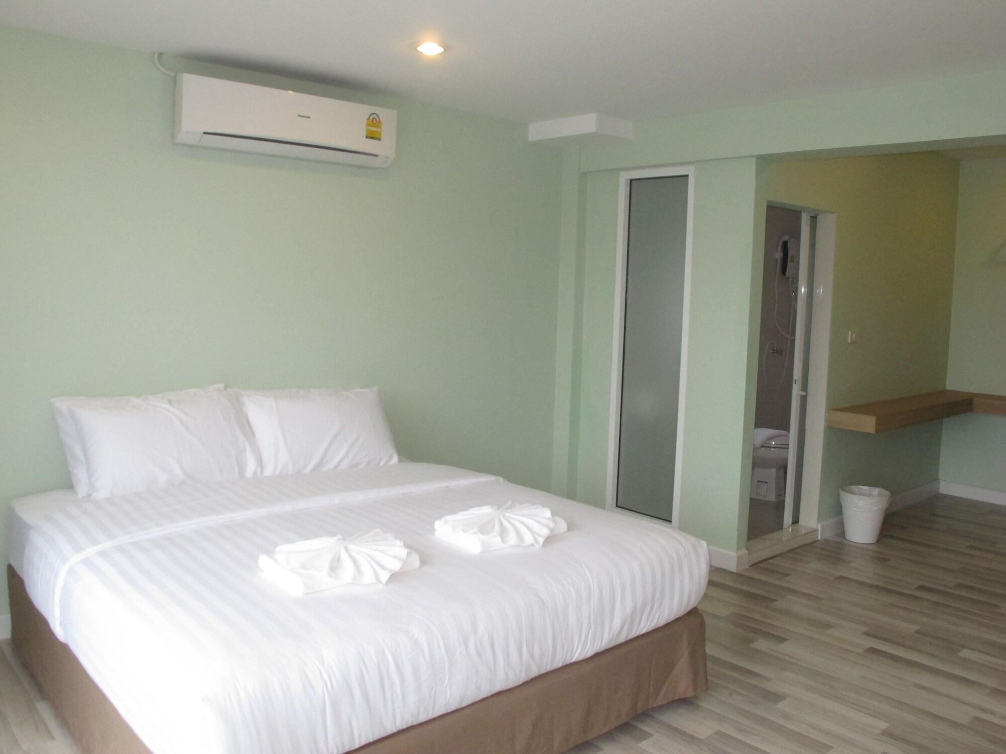 Nantra Hua Hin Hotel Exterior photo