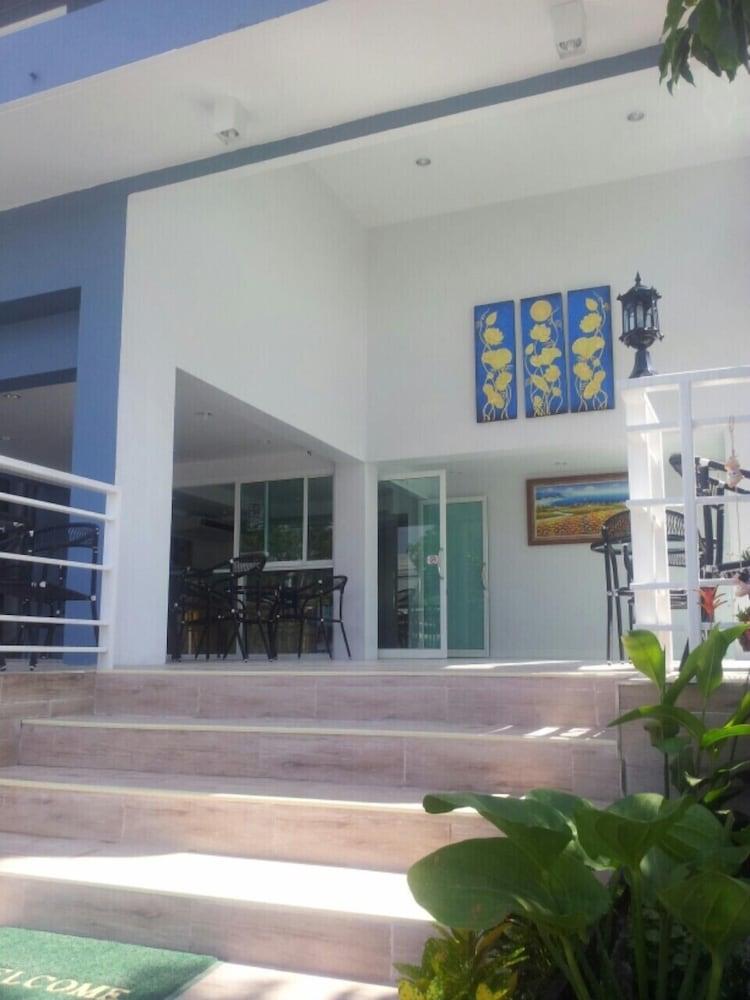 Nantra Hua Hin Hotel Exterior photo